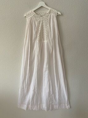 Vintage Saks Fifth Avenue White Lace Trim long Cotton Nightgown Small